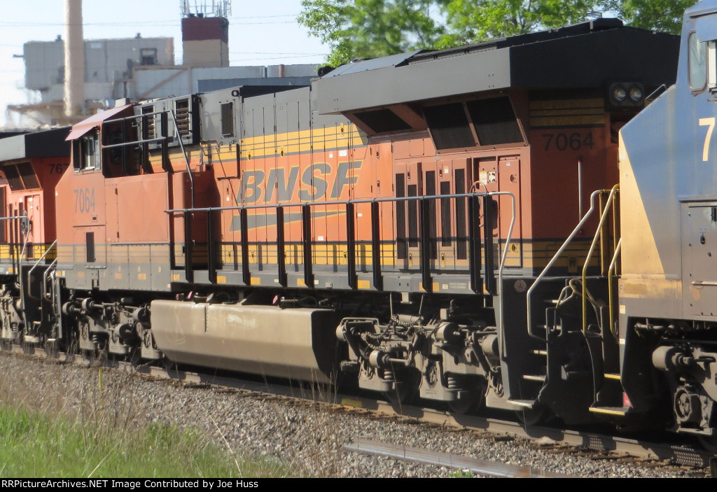 BNSF 7064